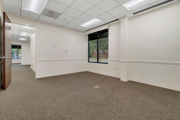 106 Catoctin Cir SE, Leesburg, VA 20175